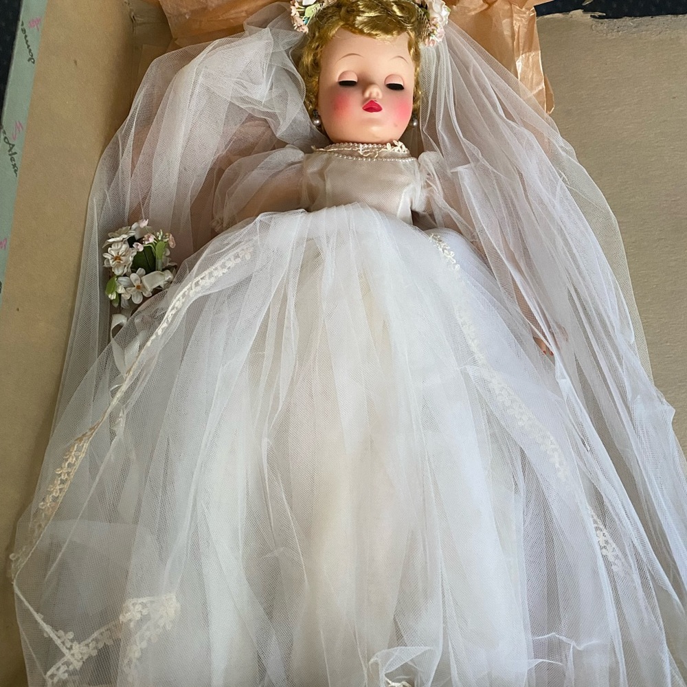 Madame Alexander Bride Doll (Elise)